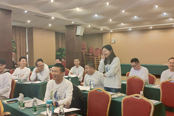 商務(wù)禮儀培訓(xùn)圖片