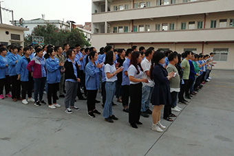 團(tuán)隊(duì)合照